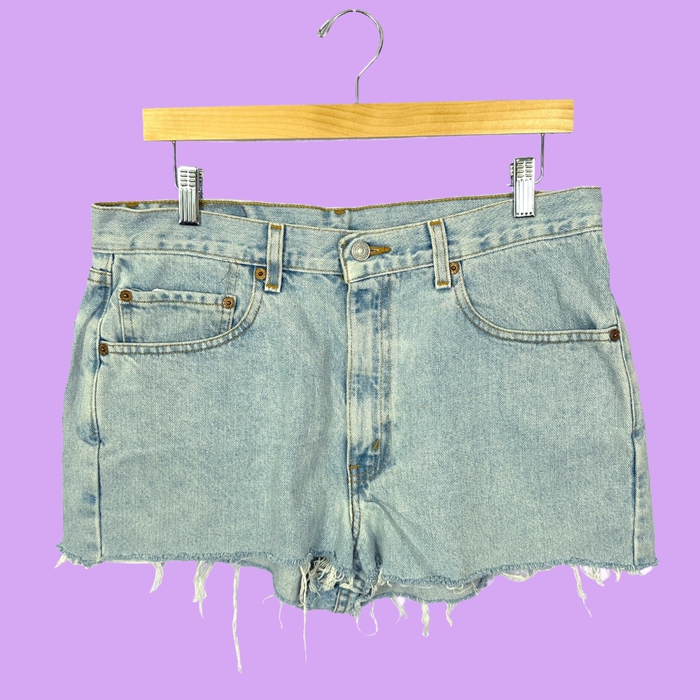 23. Vintage Levi Cutoff Shorts Light Wash